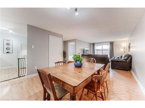 86-65 Glamis Road, Cambridge, ON - Indoor Photo Showing Dining Room