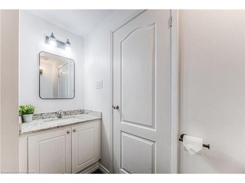 86-65 Glamis Road, Cambridge, ON - Indoor Photo Showing Bathroom