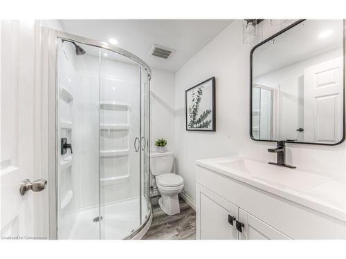 86-65 Glamis Road, Cambridge, ON - Indoor Photo Showing Bathroom