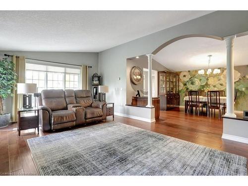 102 Bushmill Circle, Freelton, ON - Indoor Photo Showing Living Room