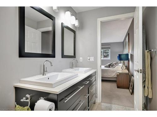 102 Bushmill Circle, Freelton, ON - Indoor Photo Showing Bathroom