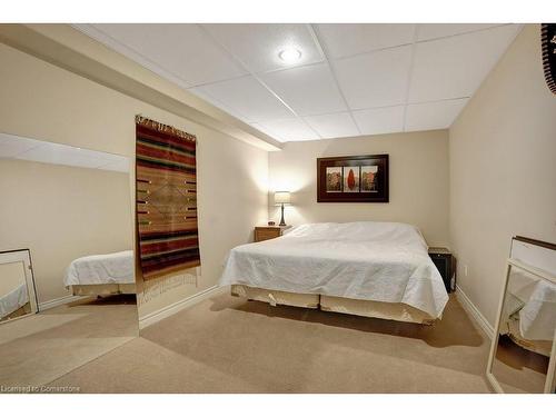 102 Bushmill Circle, Freelton, ON - Indoor Photo Showing Bedroom