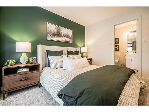 A4-405 Myers Road, Cambridge, ON - Indoor Photo Showing Bedroom