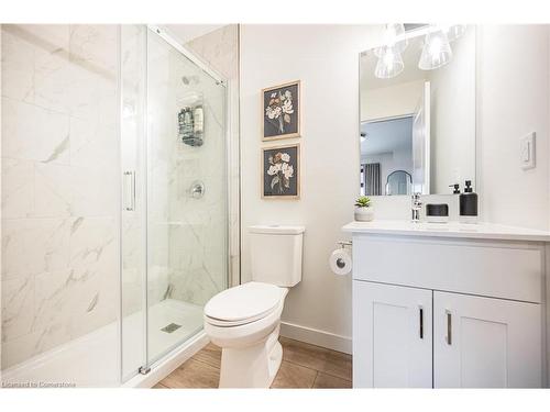 A4-405 Myers Road, Cambridge, ON - Indoor Photo Showing Bathroom