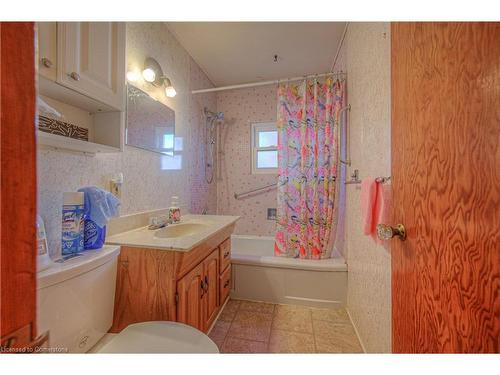 769 Elizabeth Street, Kitchener, ON - Indoor Photo Showing Bathroom