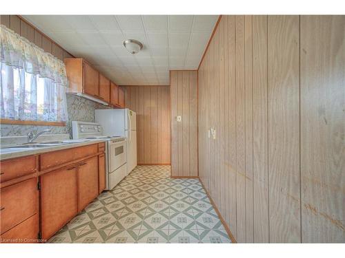 769 Elizabeth Street, Kitchener, ON - Indoor Photo Showing Kitchen With Double Sink