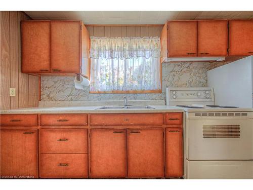 769 Elizabeth Street, Kitchener, ON - Indoor Photo Showing Kitchen With Double Sink