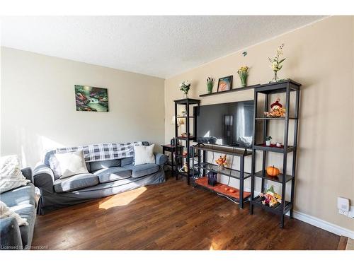 58 Breckenridge Drive, Kitchener, ON - Indoor Photo Showing Living Room