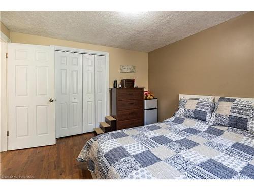 58 Breckenridge Drive, Kitchener, ON - Indoor Photo Showing Bedroom