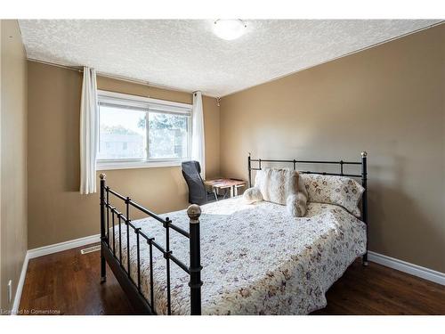 58 Breckenridge Drive, Kitchener, ON - Indoor Photo Showing Bedroom