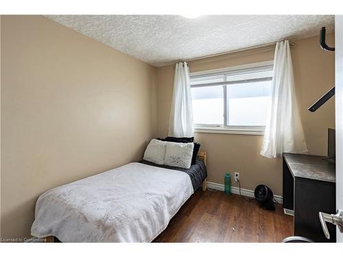 58 Breckenridge Drive, Kitchener, ON - Indoor Photo Showing Bedroom