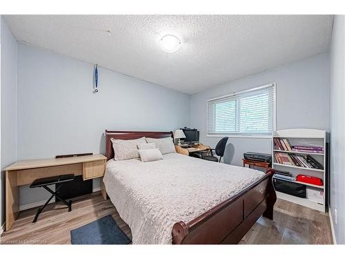 228 Ingleside Place, Kitchener, ON - Indoor Photo Showing Bedroom