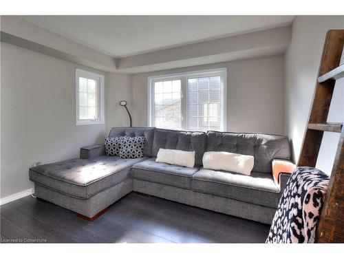 2C-931 Glasgow Street, Kitchener, ON - Indoor Photo Showing Living Room