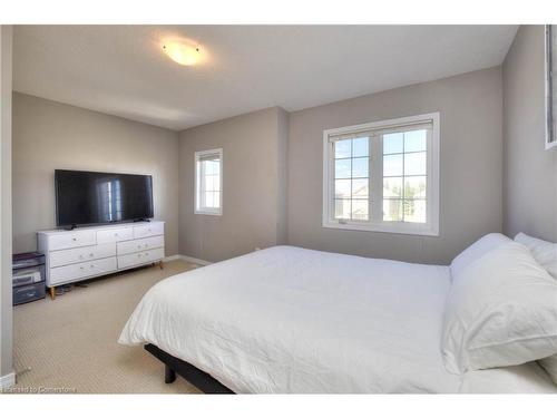 2C-931 Glasgow Street, Kitchener, ON - Indoor Photo Showing Bedroom