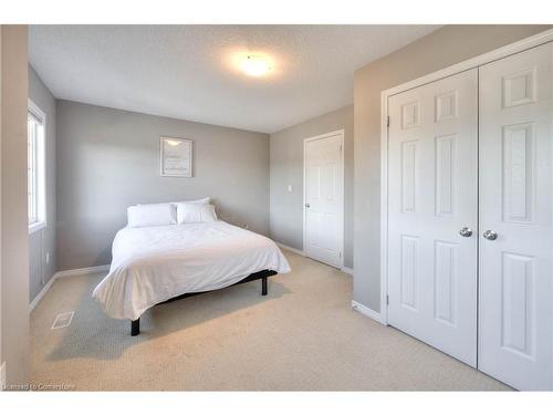 2C-931 Glasgow Street, Kitchener, ON - Indoor Photo Showing Bedroom