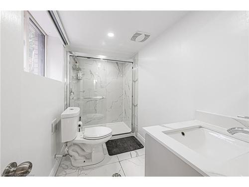 267 Erb Street E, Waterloo, ON - Indoor Photo Showing Bathroom