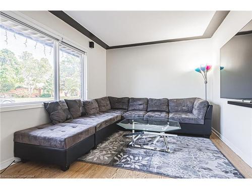 267 Erb Street E, Waterloo, ON - Indoor Photo Showing Living Room