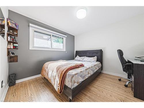 267 Erb Street E, Waterloo, ON - Indoor Photo Showing Bedroom