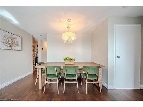 1006-55 Green Valley Drive, Kitchener, ON - Indoor Photo Showing Dining Room