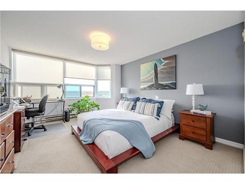 1006-55 Green Valley Drive, Kitchener, ON - Indoor Photo Showing Bedroom