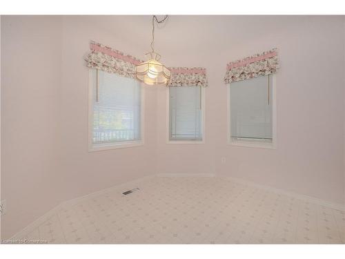 26-50 Midland Drive, Kitchener, ON - Indoor Photo Showing Other Room