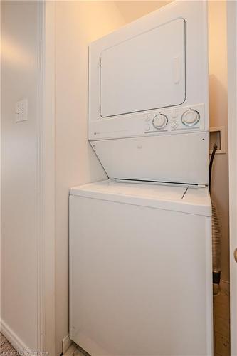 26-50 Midland Drive, Kitchener, ON - Indoor Photo Showing Laundry Room