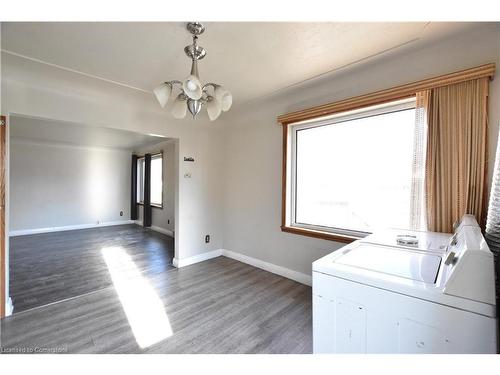 238 Lowther Street N, Cambridge, ON - Indoor Photo Showing Laundry Room