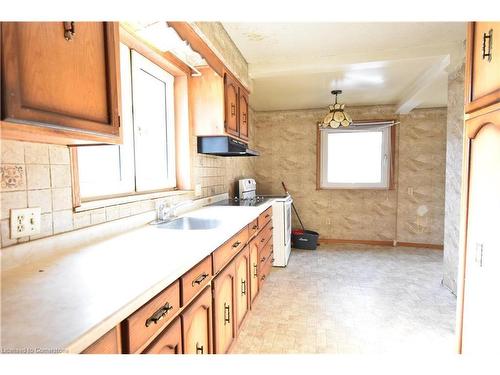 238 Lowther Street N, Cambridge, ON - Indoor Photo Showing Kitchen