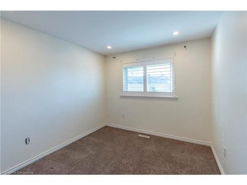 38-51 Paulander Drive, Kitchener, ON - Indoor Photo Showing Other Room