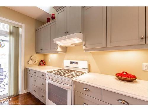 20 Cherry Blossom Lane, St. Thomas, ON - Indoor Photo Showing Kitchen