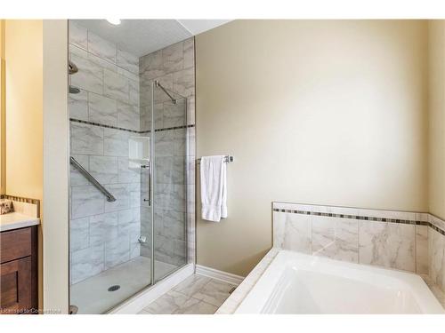 20 Cherry Blossom Lane, St. Thomas, ON - Indoor Photo Showing Bathroom