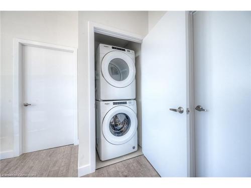 1708-100 Garment Street, Kitchener, ON - Indoor Photo Showing Laundry Room