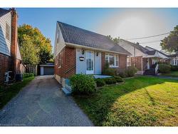 118 Belmont Avenue W Kitchener, ON N2M 1L4