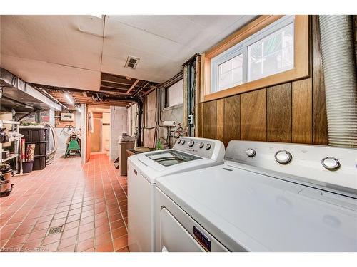 95 Byron Avenue, Kitchener, ON - Indoor Photo Showing Laundry Room