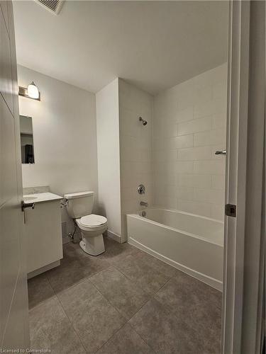 206-1434 Highland Road W, Kitchener, ON - Indoor Photo Showing Bathroom