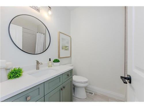 126 South Parkwood Boulevard, Elmira, ON - Indoor Photo Showing Bathroom