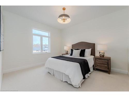 126 South Parkwood Boulevard, Elmira, ON - Indoor Photo Showing Bedroom