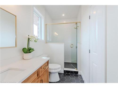 126 South Parkwood Boulevard, Elmira, ON - Indoor Photo Showing Bathroom