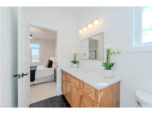 126 South Parkwood Boulevard, Elmira, ON - Indoor Photo Showing Bathroom