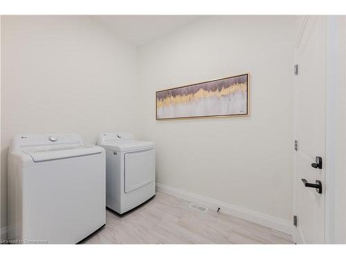 126 South Parkwood Boulevard, Elmira, ON - Indoor Photo Showing Laundry Room