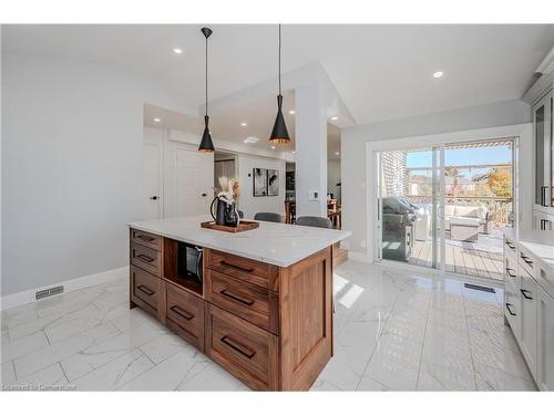 39 Windermere Court, Kitchener, ON - Indoor Photo Showing Kitchen