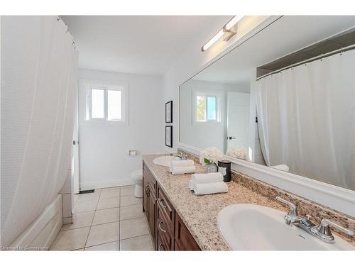 39 Windermere Court, Kitchener, ON - Indoor Photo Showing Bathroom