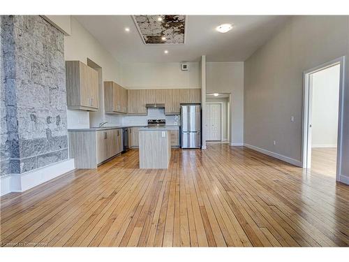 201-65 St Andrews Street, Cambridge, ON - Indoor Photo Showing Kitchen