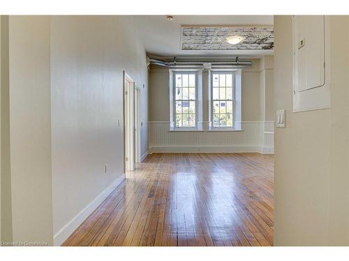 201-65 St Andrews Street, Cambridge, ON - Indoor Photo Showing Other Room