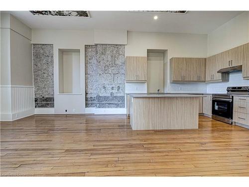 201-65 St Andrews Street, Cambridge, ON - Indoor Photo Showing Kitchen