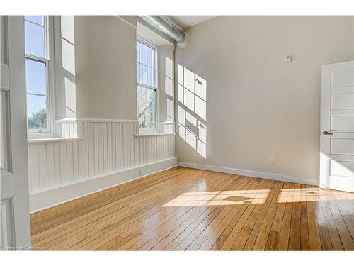 201-65 St Andrews Street, Cambridge, ON - Indoor Photo Showing Other Room