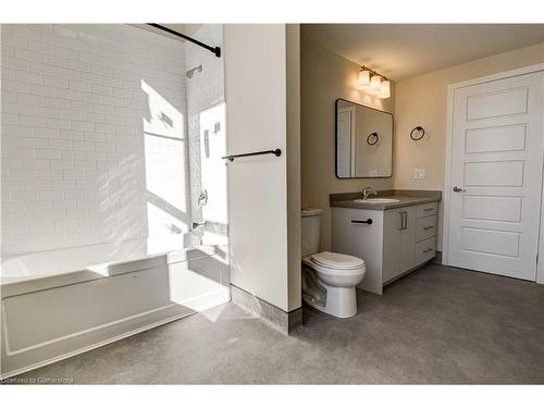 201-65 St Andrews Street, Cambridge, ON - Indoor Photo Showing Bathroom