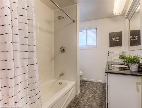 351 Thorncrest Drive, Waterloo, ON - Indoor Photo Showing Bathroom