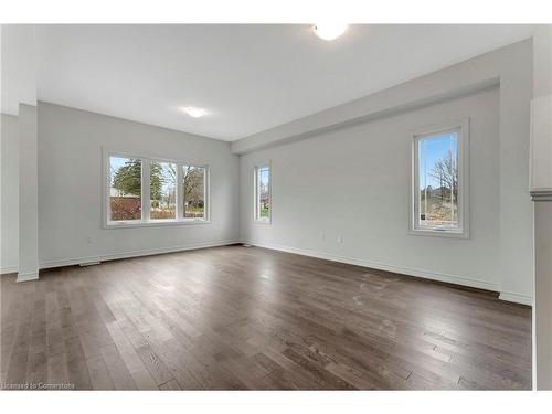 109 Ballantyne Avenue, Atwood, ON - Indoor Photo Showing Living Room