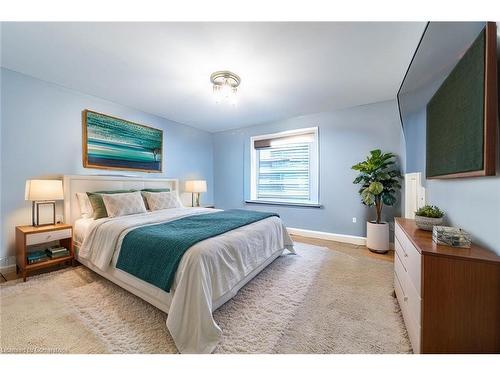 44 Jacob Gingrich Drive, Kitchener, ON - Indoor Photo Showing Bedroom